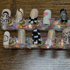 Custom Press-ons Just Message Me:)